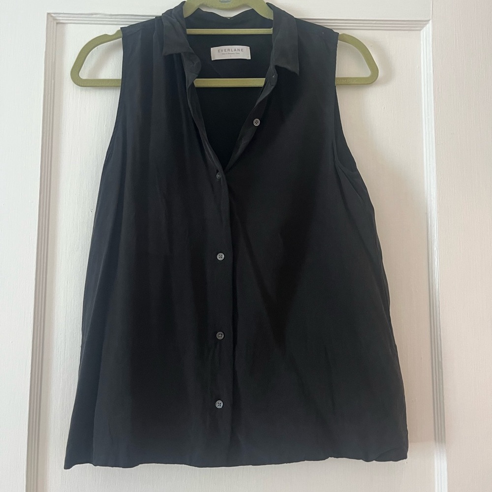 Everlane Black Silk Sleeveless Button-Down Blouse